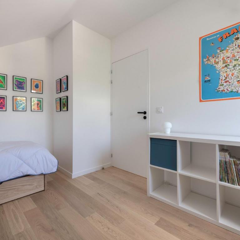 Maison moderne avec jardin pour 8 - Ferienhaus - 25