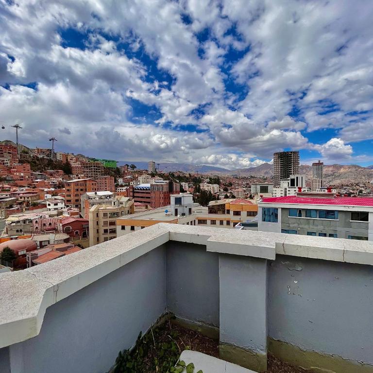 Vista a las montañas y Calefaccion cerca de teleferico y U Catolica - Two-Bedroom Apartment - 56