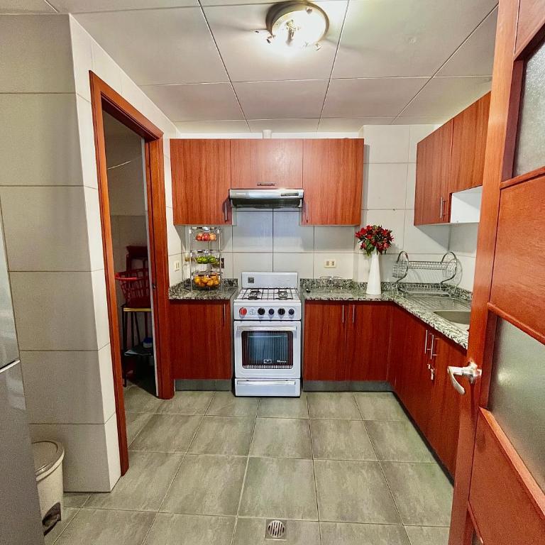 Vista a las montañas y Calefaccion cerca de teleferico y U Catolica - Two-Bedroom Apartment - 43