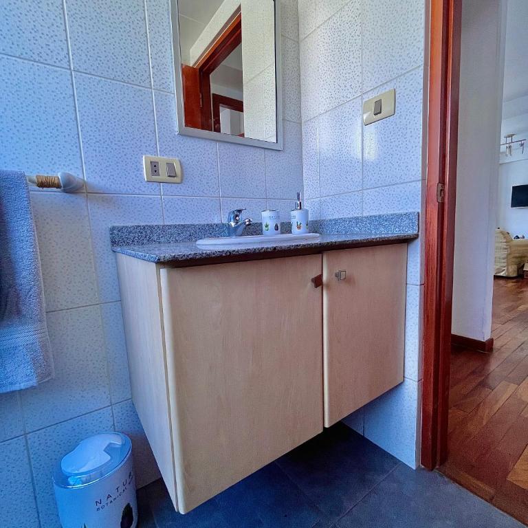 Vista a las montañas y Calefaccion cerca de teleferico y U Catolica - Two-Bedroom Apartment - 26