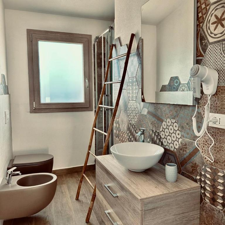 B&B Luchia - Two Family Rooms with Private Bathroom - 11