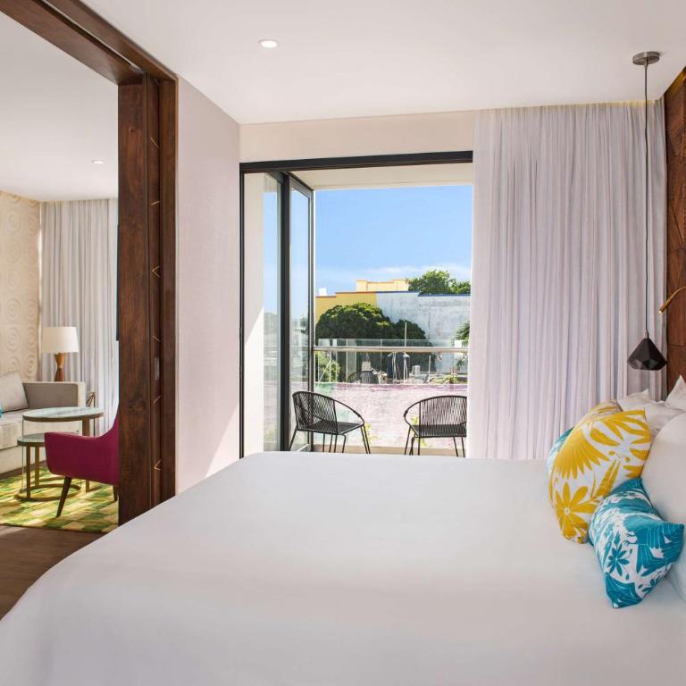The Fives Downtown Hotel & Residences, Curio Collection by Hilton - One-Bedroom King Suite with Terrace - 1
