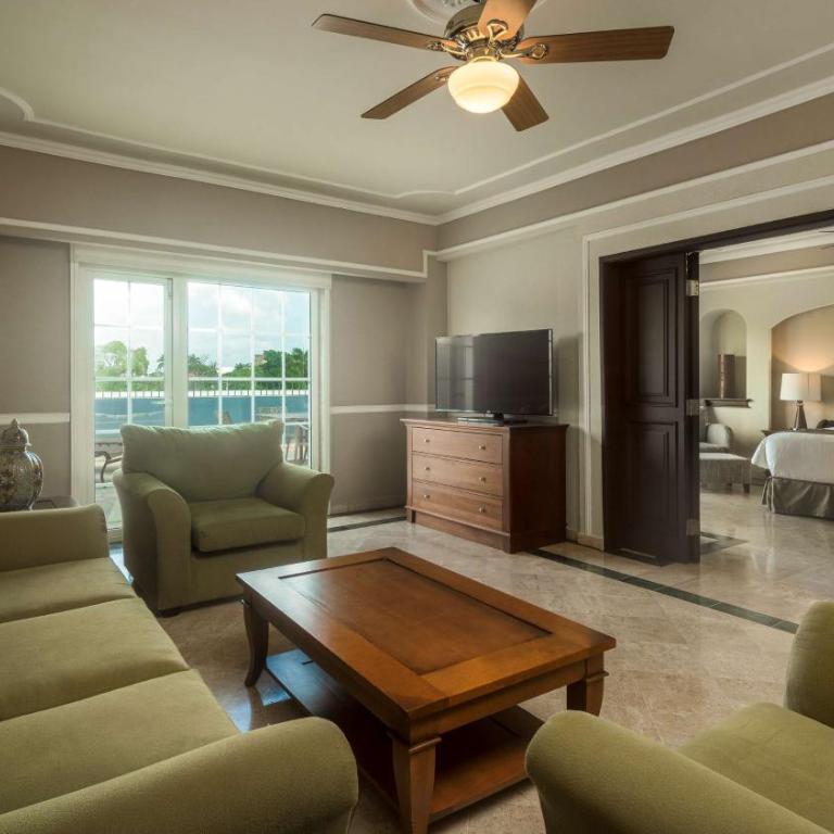 Villa Mercedes Curio Collection By Hilton - King Suite with Terrace - 3