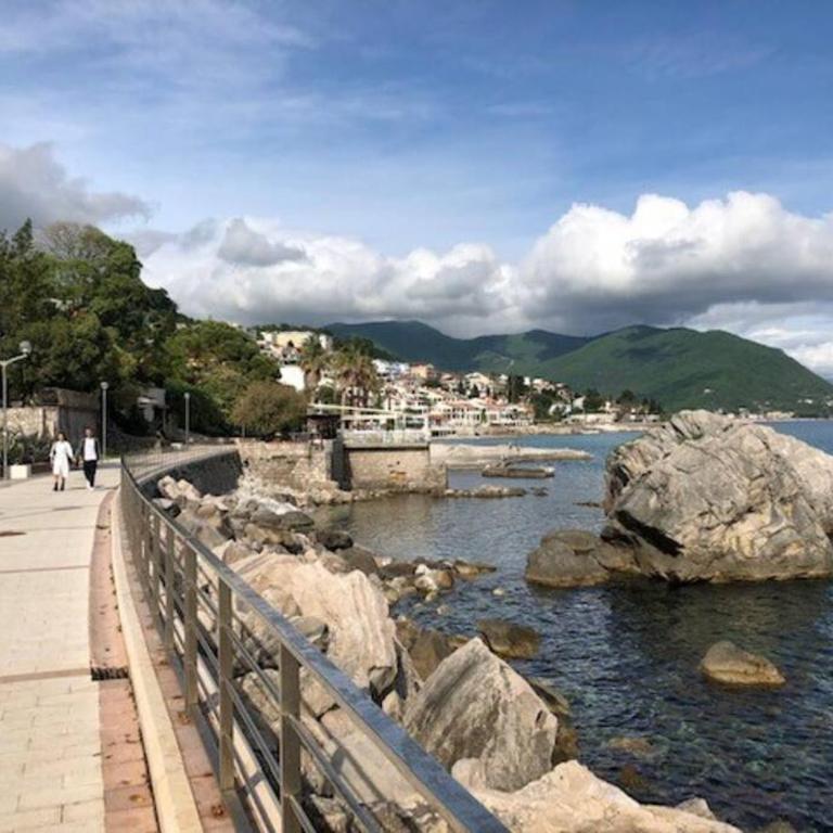 Sea view and family friendly home - One-Bedroom Apartment - 6