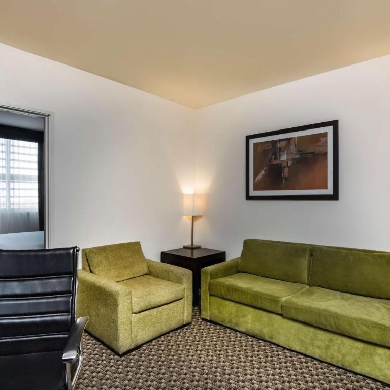DoubleTree by Hilton Queretaro - One-Bedroom Suite Nonsmoking - 1