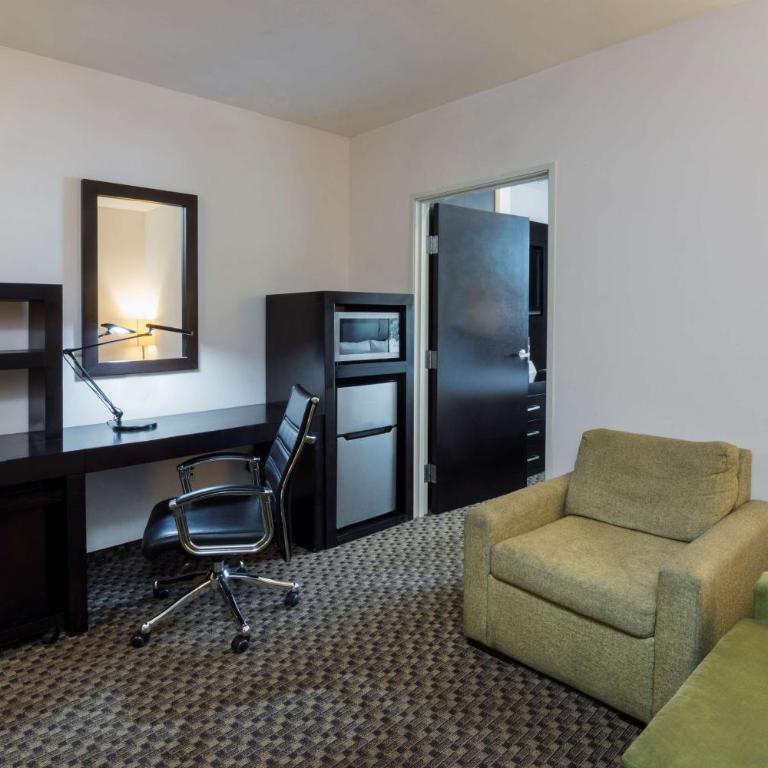 DoubleTree by Hilton Queretaro - Junior King Suite - Non-Smoking - 2