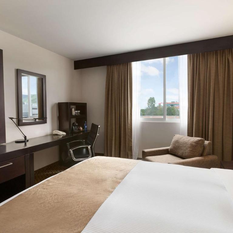 DoubleTree by Hilton Queretaro - King Room - Non-Smoking - 3