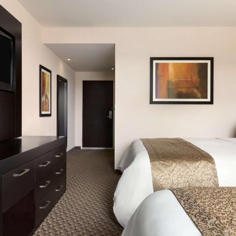 DoubleTree by Hilton Queretaro - Queen Room with Two Queen Beds - Non-Smoking - 5
