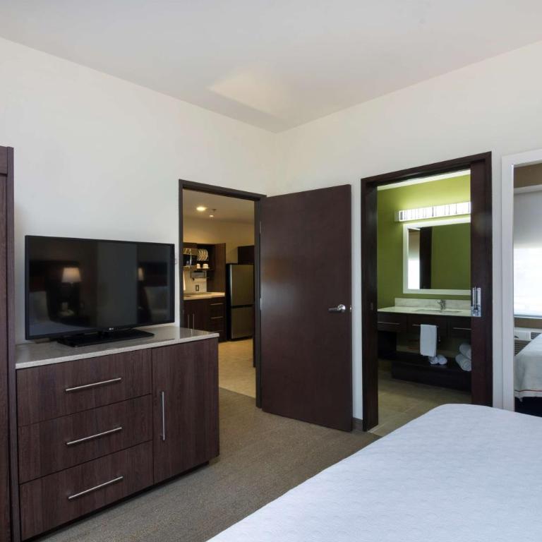 Homewood Suites by Hilton Queretaro - One-Bedroom King Suite - Non-Smoking - 7