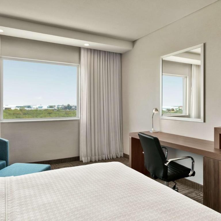 Hampton Inn By Hilton Monterrey Apodaca - King Room - Non-Smoking - 3