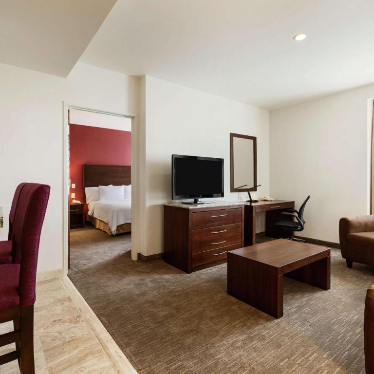 Hilton Garden Inn Queretaro - One-Bedroom King Suite with Sofa Bed - 3