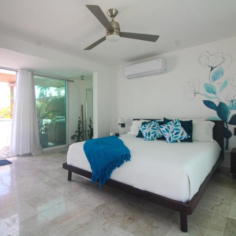 Penthouse with private pool - Three-Bedroom Apartment - 11