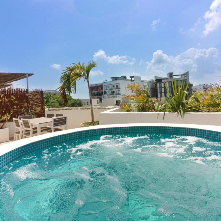 Penthouse with private pool - Three-Bedroom Apartment - 4