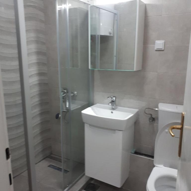 Modern Apartment close to city center. - Two-Bedroom Apartment with Balcony - 18