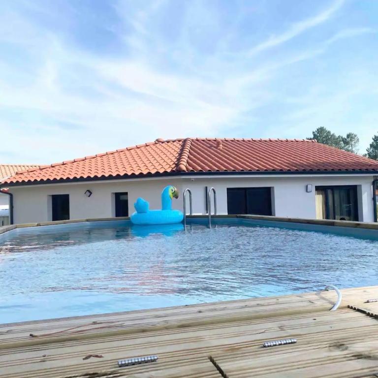 Chambre Privée Accès Piscine - Chambre Double avec Salle de Bains Privative - 13