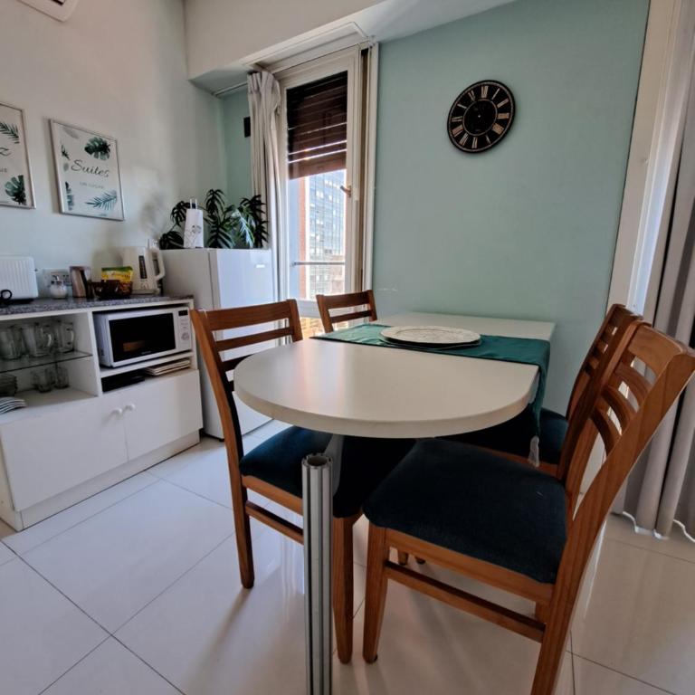 SELIZ SUITES LUMINOSO, CON COCHERA para Auto Mediano o Pequeño - Apartamento de 1 dormitorio - 3
