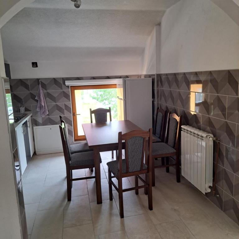 Apartments Neyla - Three-Bedroom Apartment - 1
