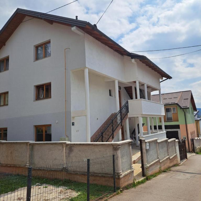 Apartments Neyla - Three-Bedroom Apartment - 4