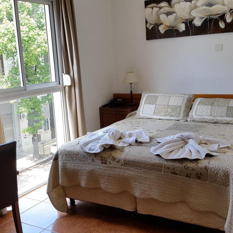 Hotel del Sol - Habitación Triple Clásica - 1