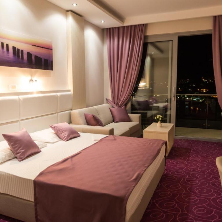 Hotel Ponta Nova - Deluxe Triple Room with Sea View - 7