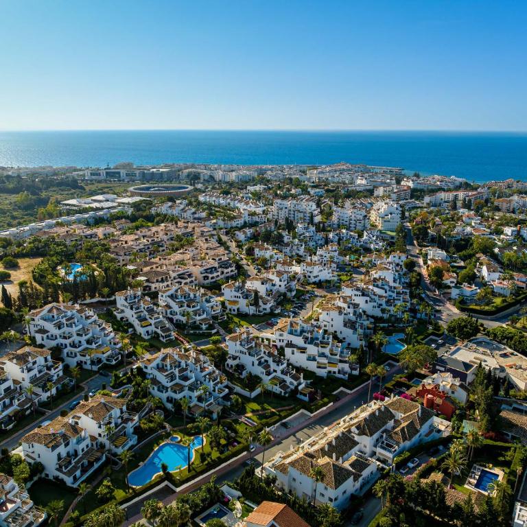 VACATION MARBELLA I Aldea Blanca, Luxury Duplex, Sea View, BBQ Grill, 24-7 Security, Walking Distance to Puerto Banus - Three-Bedroom Apartment - 28
