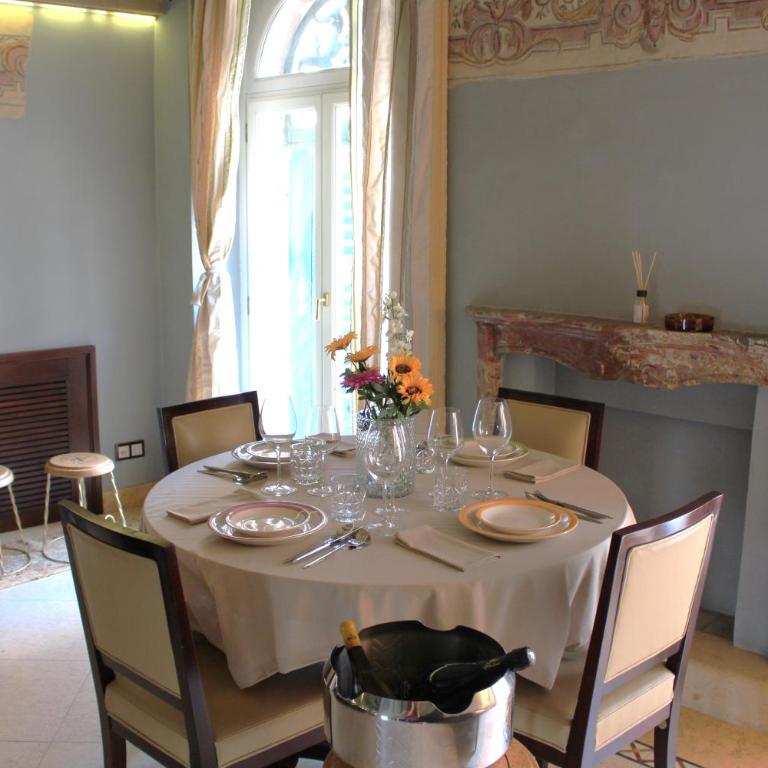 Verona Luxury Flats , Piazza Erbe with balcony on main square - One-Bedroom Apartment - 53