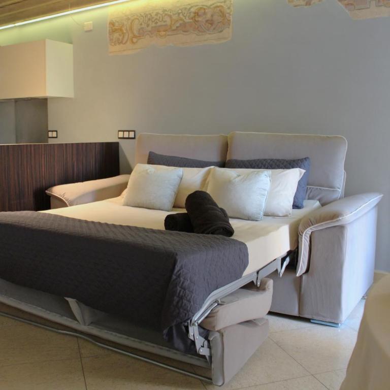 Verona Luxury Flats , Piazza Erbe with balcony on main square - One-Bedroom Apartment - 51