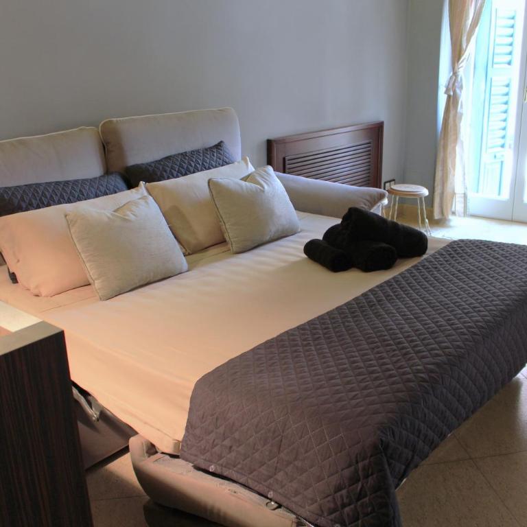 Verona Luxury Flats , Piazza Erbe with balcony on main square - One-Bedroom Apartment - 56