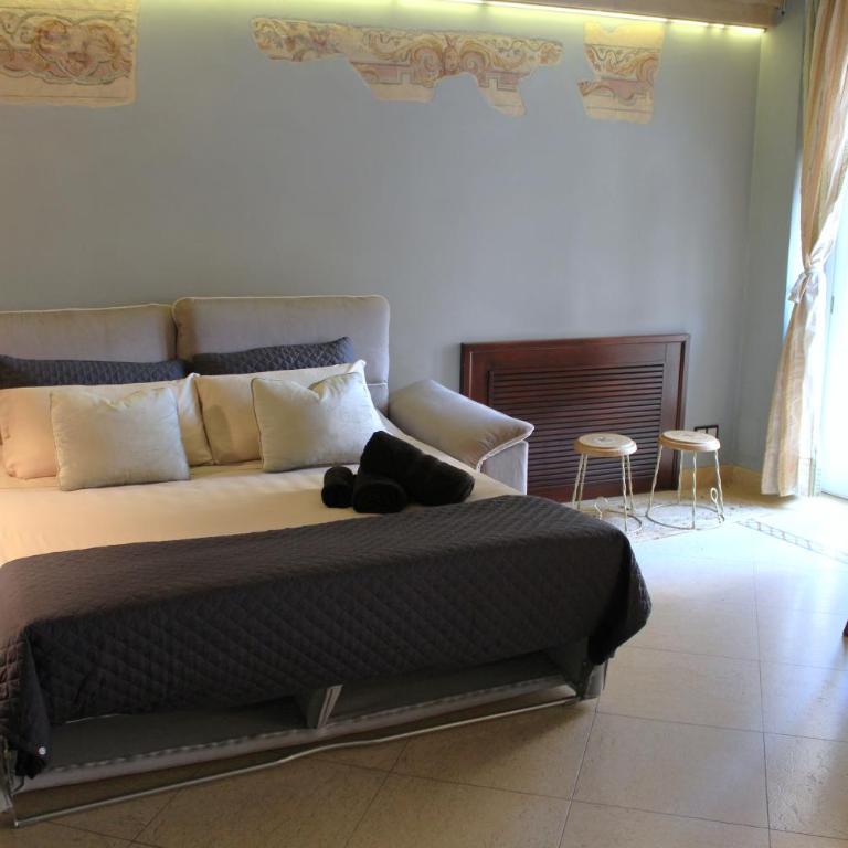 Verona Luxury Flats , Piazza Erbe with balcony on main square - One-Bedroom Apartment - 59