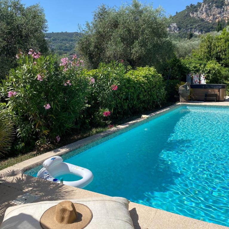 Bastide Aïna SPA et piscine - Suite Junior – Vue sur Montagne - 1