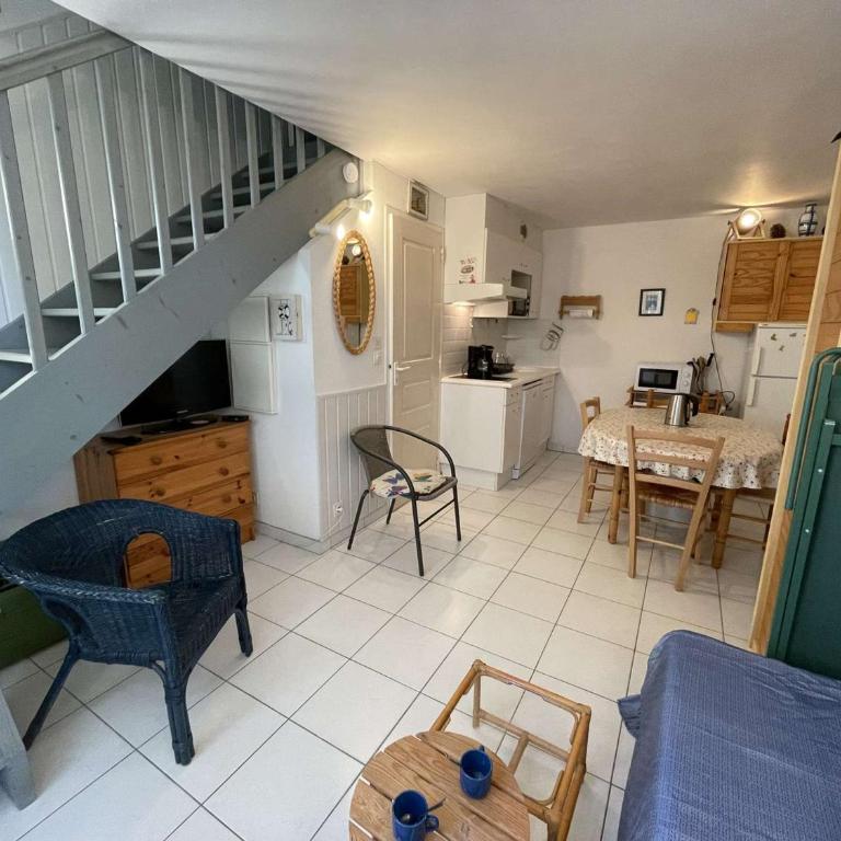 Charmante Maison 3 Pièces avec Piscines Chauffées, Terrasse et Jardin, à 300m de la Plage des Demoiselles - FR-1-224C-266 - Casa Vacanze - 16