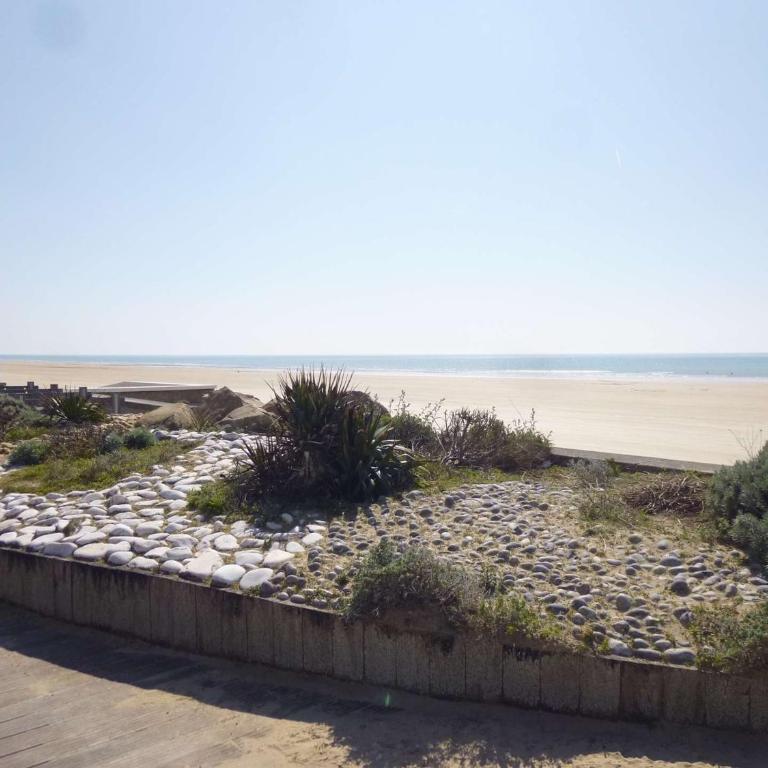 Charmante Maison 3 Pièces avec Piscines Chauffées, Terrasse et Jardin, à 300m de la Plage des Demoiselles - FR-1-224C-266 - Casa Vacanze - 24