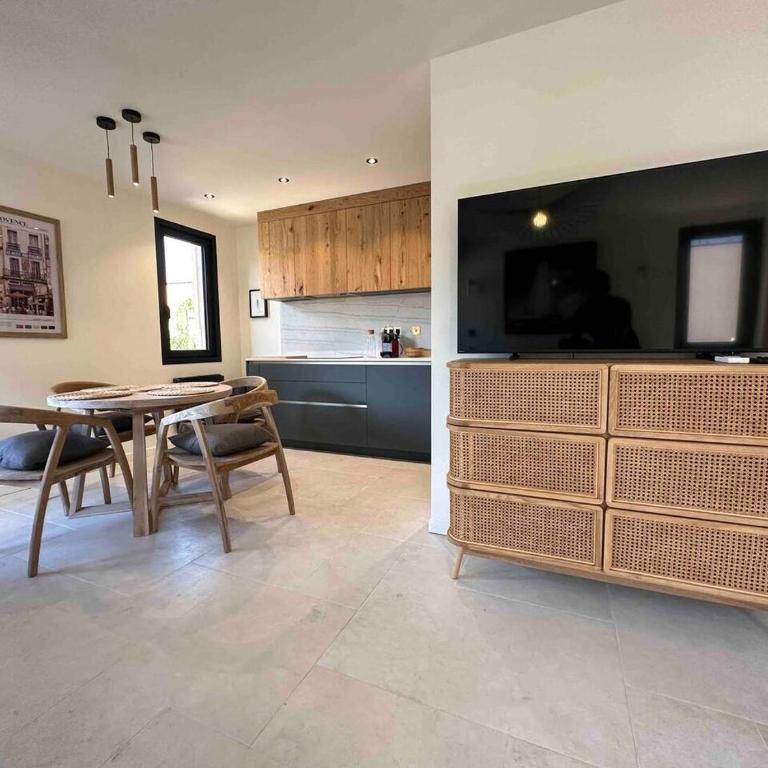 Centre ville AIX - Terrasse / Ascenseur - Rénové - Apartamento de 1 dormitorio - 21