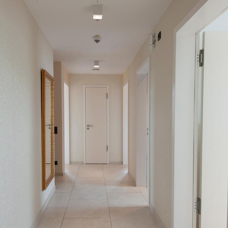 AdvaStay by KING's - Deluxe Suite mit Terrasse - 12