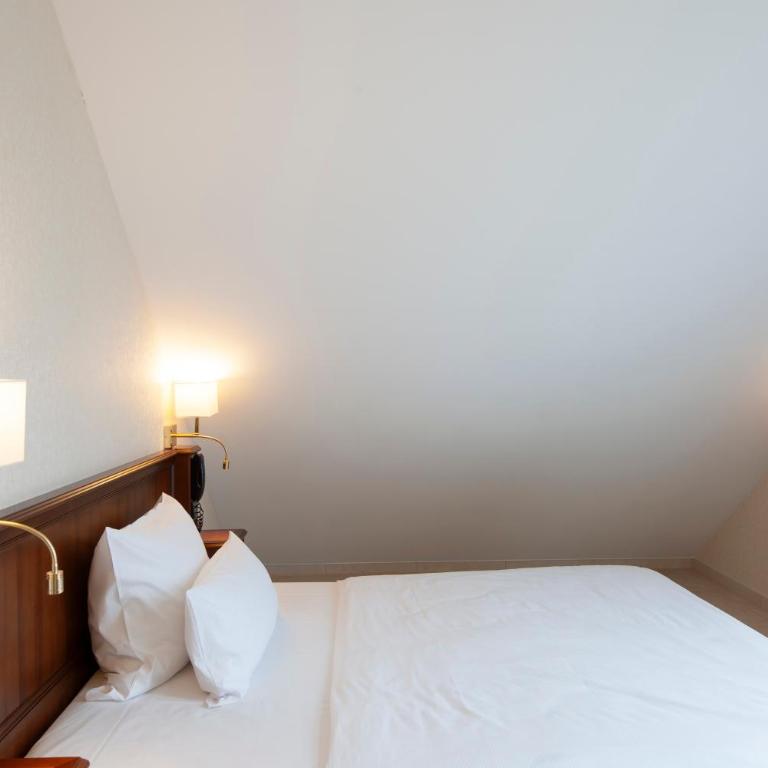 AdvaStay by KING's - Deluxe Suite mit Terrasse - 4