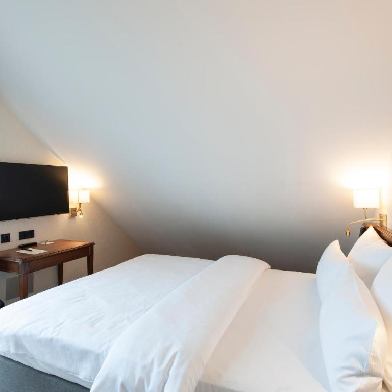 AdvaStay by KING's - Deluxe Suite mit Terrasse - 6