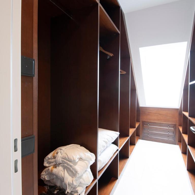 AdvaStay by KING's - Deluxe Suite mit Terrasse - 7