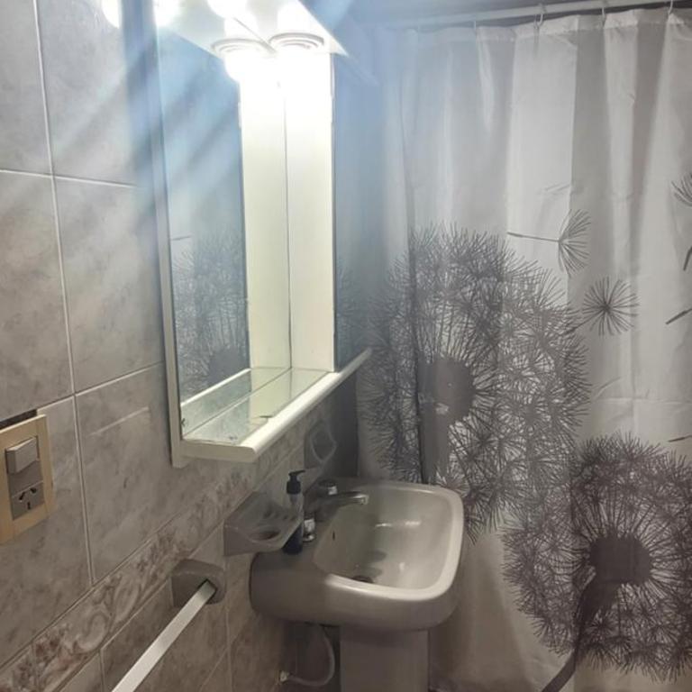 Alojamiento a 10min del aeropuerto - Apartamento de 1 dormitorio - 20