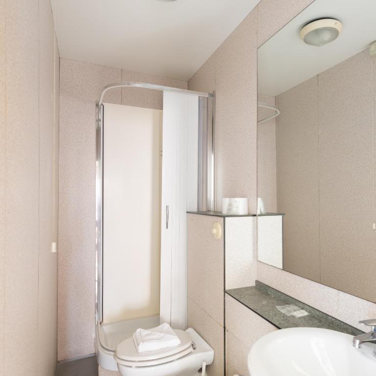 Hotel & Hostel 7 - Basic Triple Room - 1