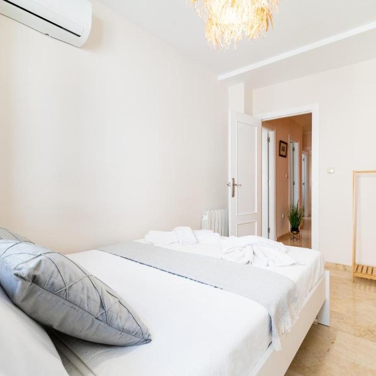 Granada en Sueño - Three-Bedroom Apartment - 48