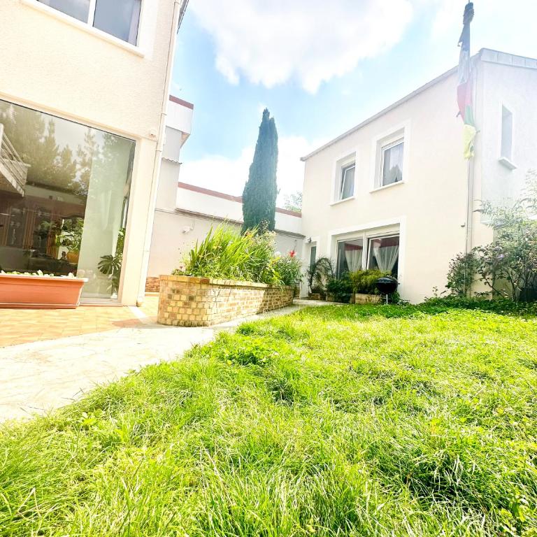 Reims Sherpa Guest House - Studio avec Vue sur Jardin - 10