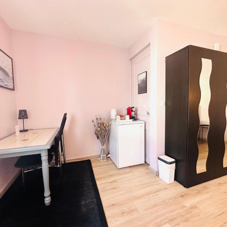 Reims Sherpa Guest House - Chambre Double Deluxe - 17