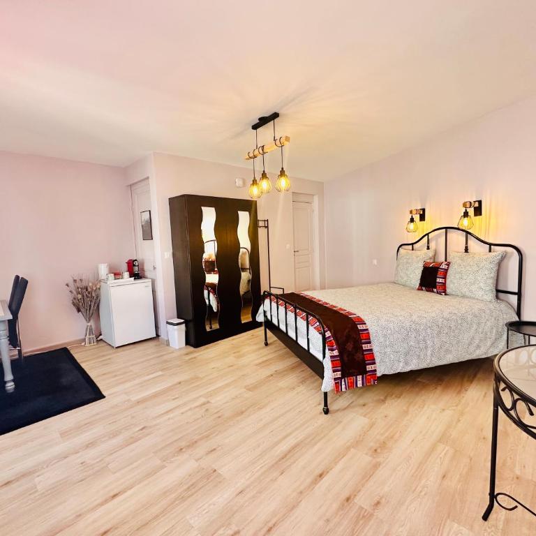Reims Sherpa Guest House - Chambre Double Deluxe - 15
