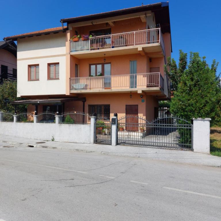 Apartman Nedim - Free Parking & Garden near Airport - Two-Bedroom Apartment - 24