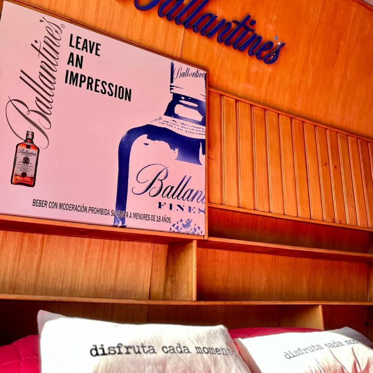 Moving Hostel Travel Bar - Double Room with Shared Bathroom - 1