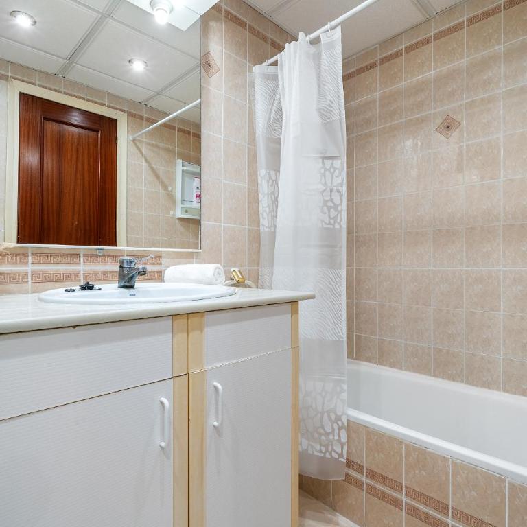 Paradis Park Apartments - One-Bedroom Apartment - 4