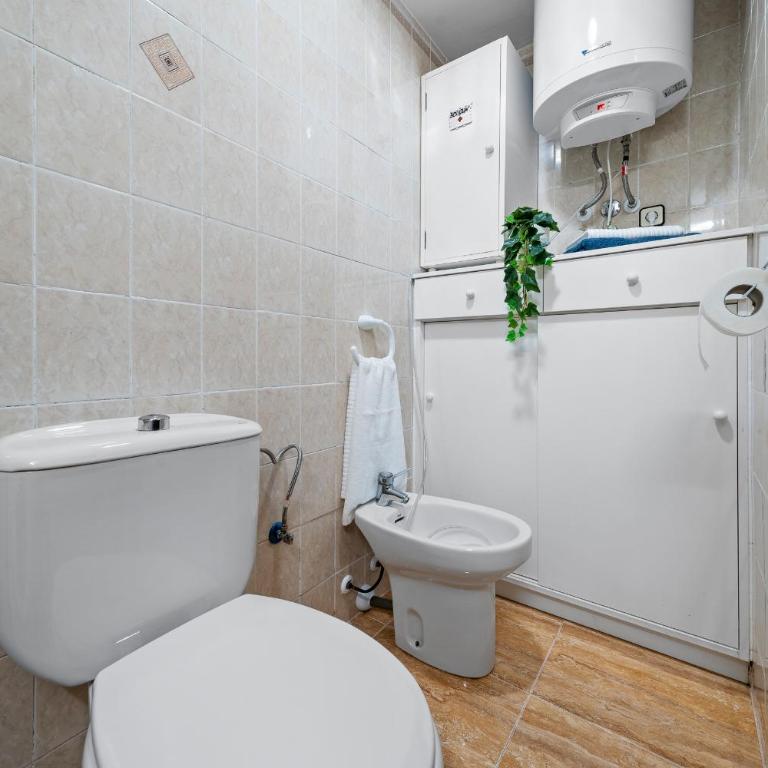 Paradis Park Apartments - One-Bedroom Apartment - 14