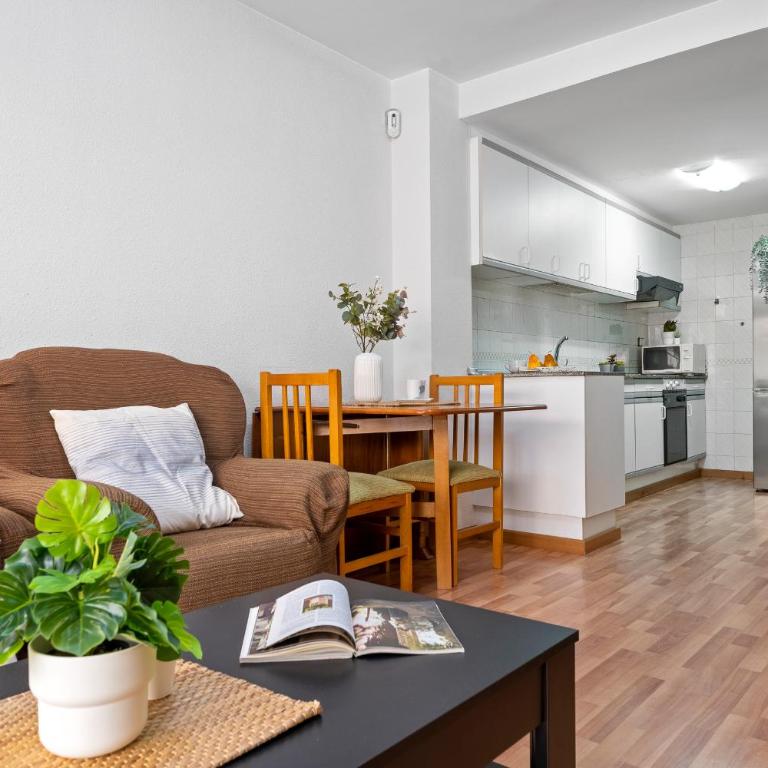 Paradis Park Apartments - One-Bedroom Apartment - 17