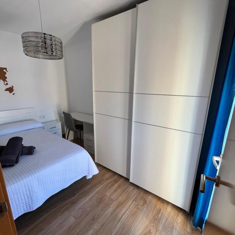 Bonito apartamento en Granada (zona palacio congresos y metro) - Three-Bedroom Apartment - 13