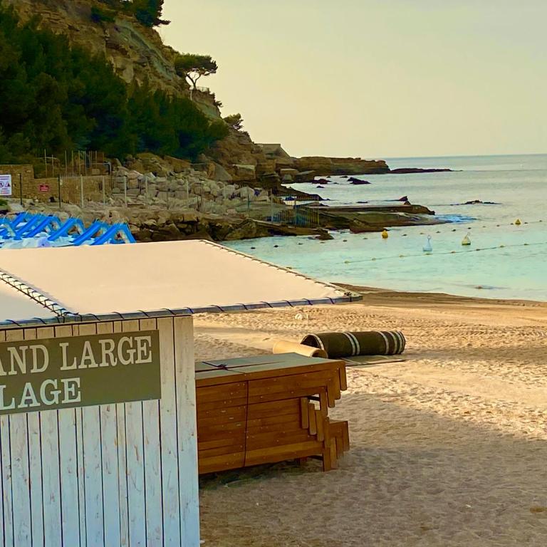 Cœur de Cassis - 200 m du port et plage - Parking privé - Appartement 2 Chambres - 20